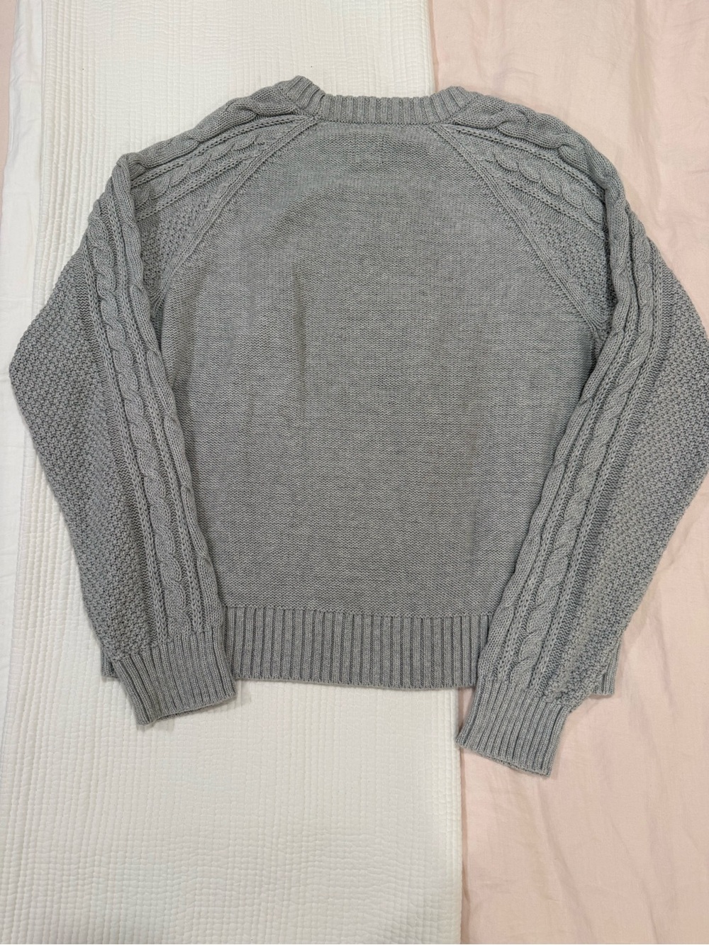 GAP Women’s Cable Knit Sweater Size M - Picture 3 of 4